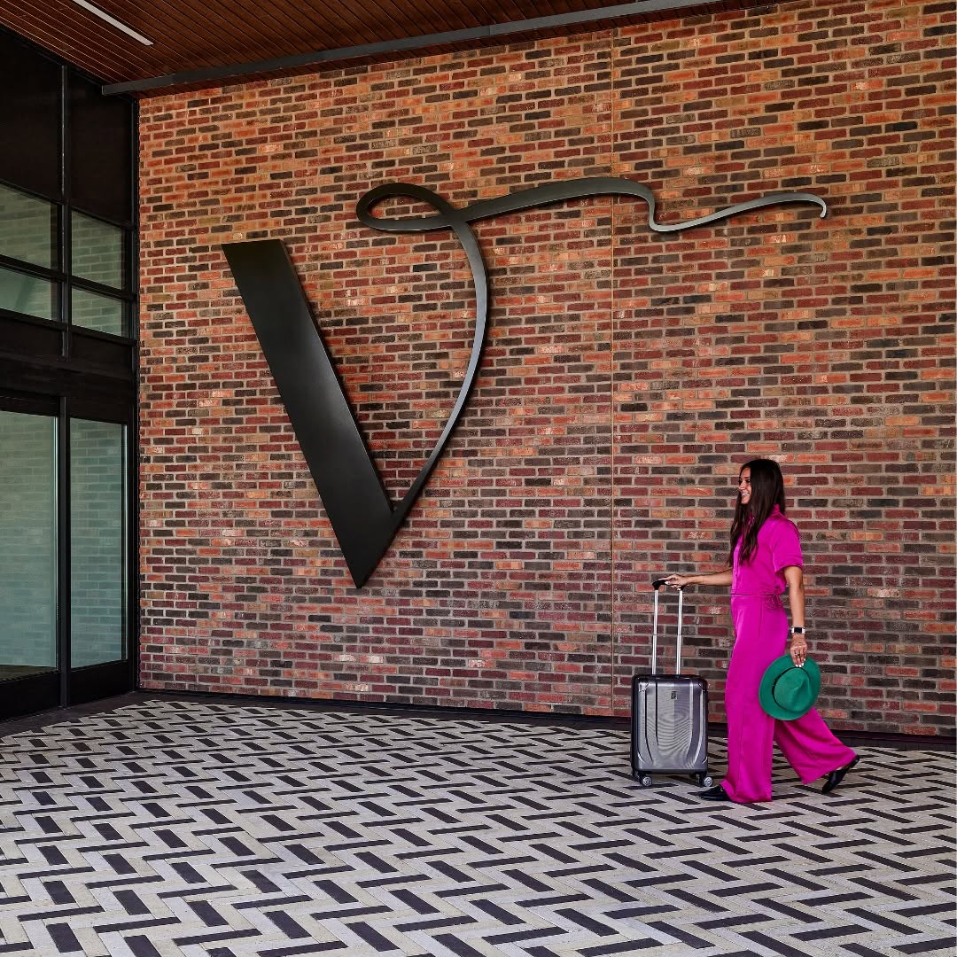 Lively Hotel